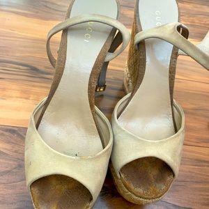Gucci nude wedges